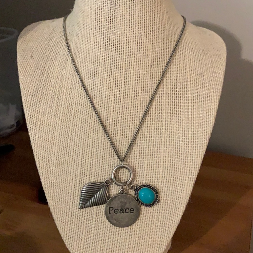 Pendant necklace